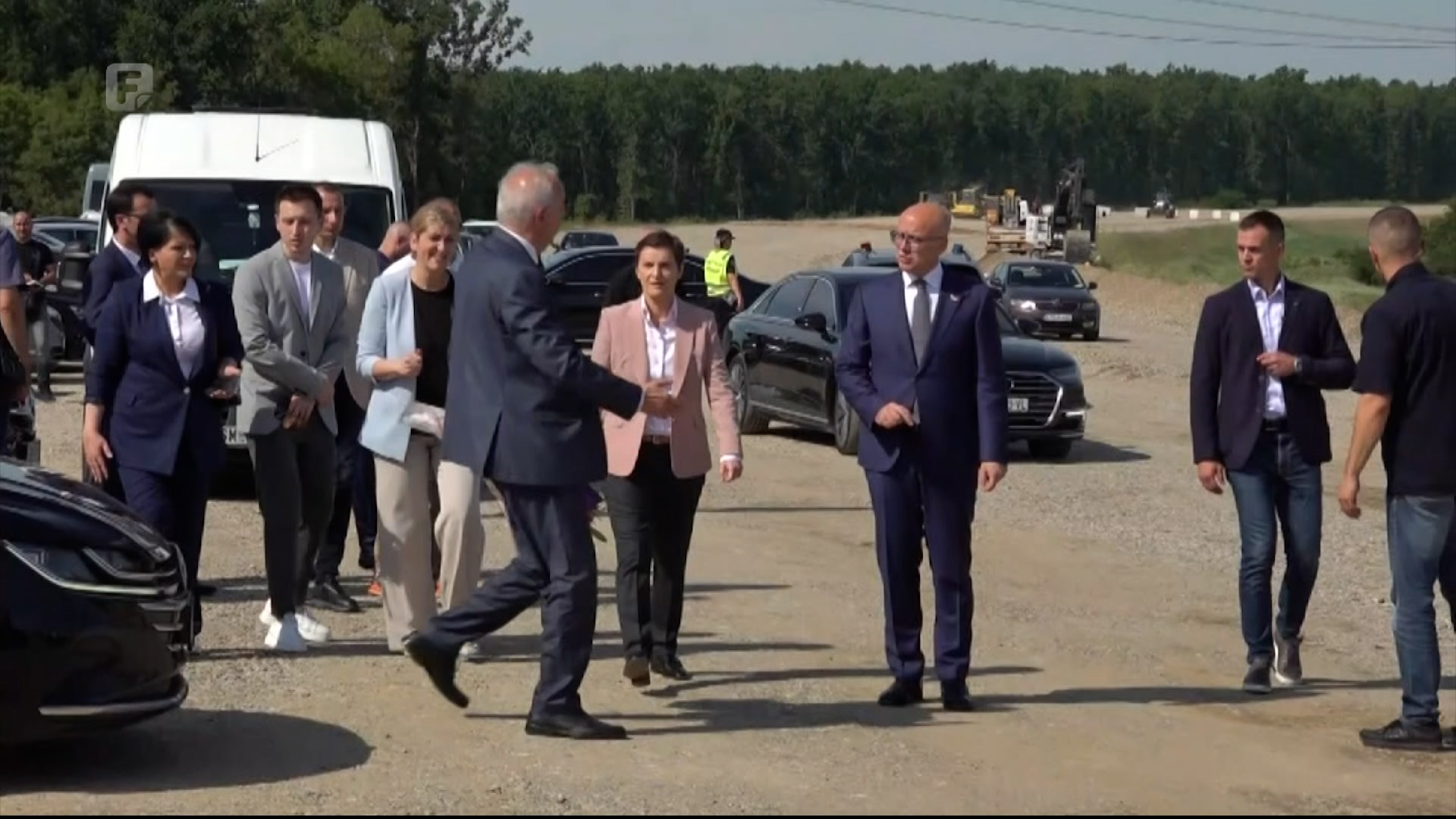 Uoči zajedničke sjednice srbijanske i Vlade RS-a, sastanak na prijelazu Sremska Rača